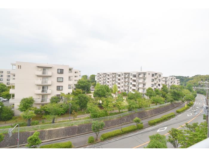 R10593700