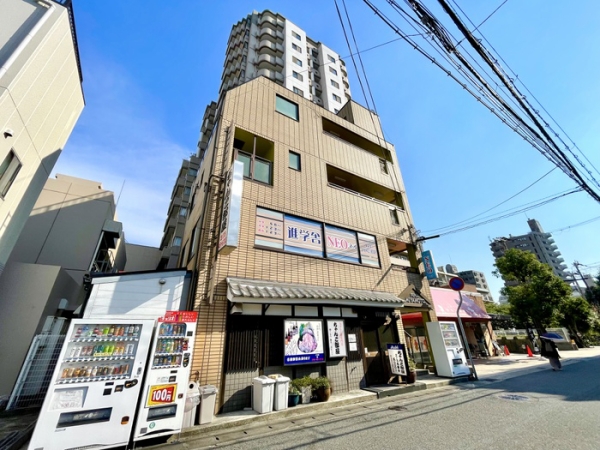 0000000000338710002-17