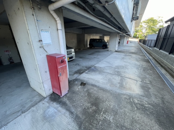 0000000001049180009-7