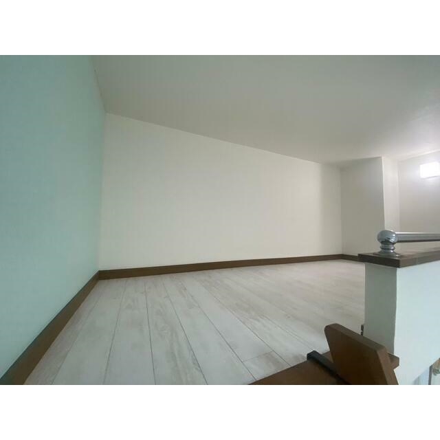 00012702963_007