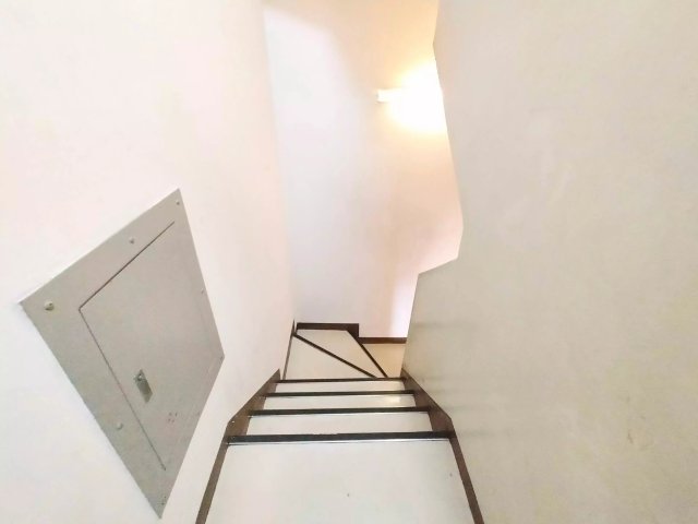 275842_16