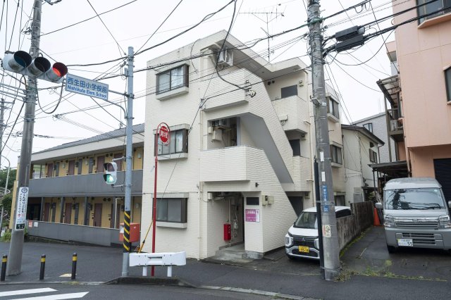 ジャイアンツハイツ