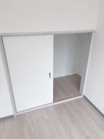 328479_7