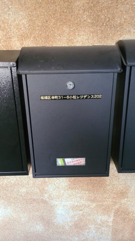352270_10