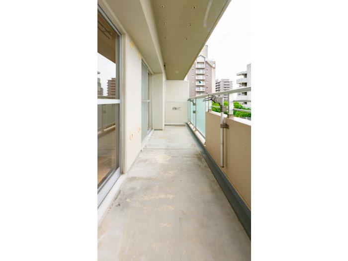 R11845951