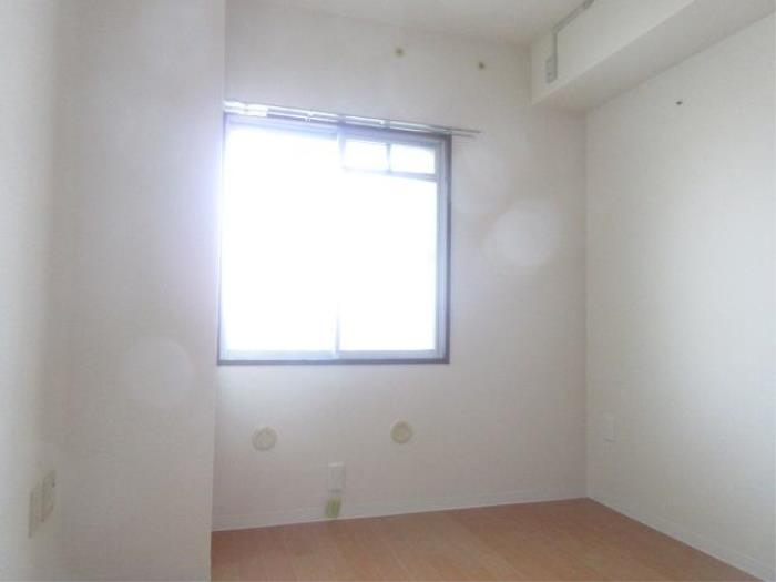 R11852889-2