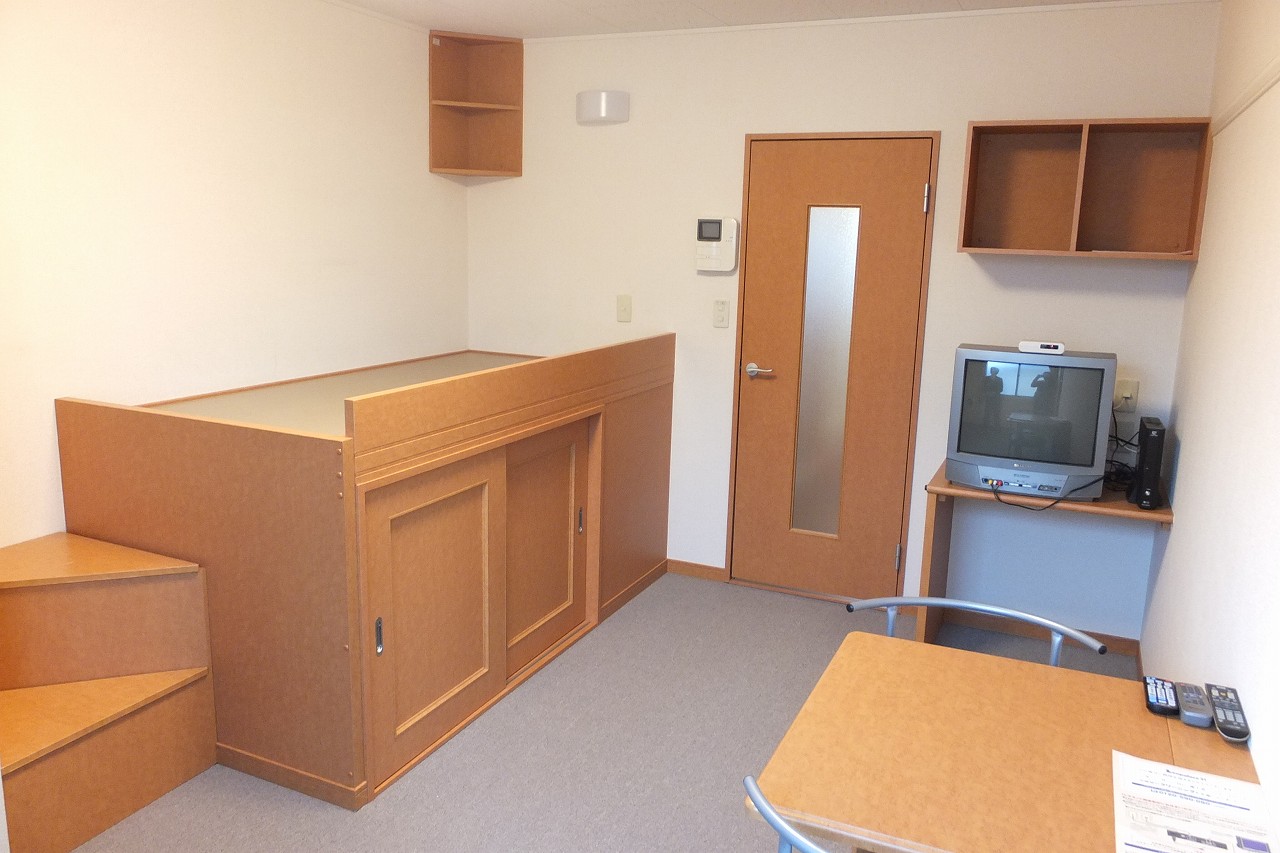 request_85b1a8e2b543